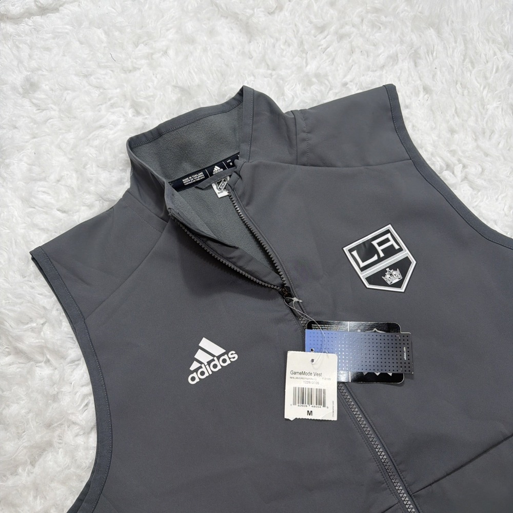 LA Kings Adidas Vest Men's Medium SoftShell Gray Full Zip Relaxed Fit Hockey NHL
